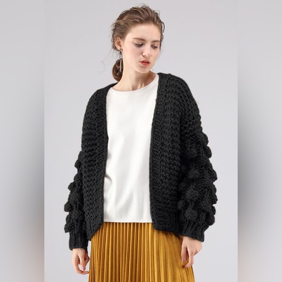 Hand knit chic wish “cuteness on SLEEVES” CHUNKY CARDIGAN IN BLACK - Picture 5 of 8
